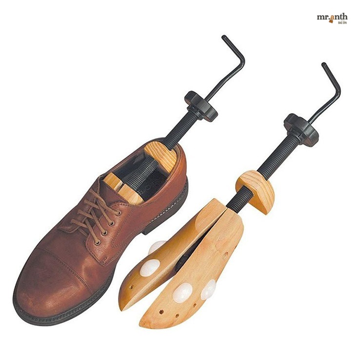 Cách làm giày rộng ra 1 size bằng dụng cụ chuyên dụng