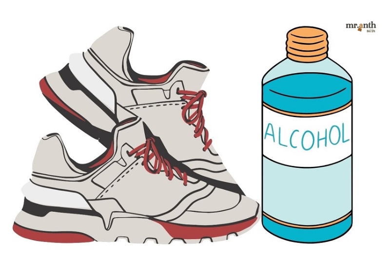 Sử dụng cồn hoặc rượu vệ sinh giày Sneaker
