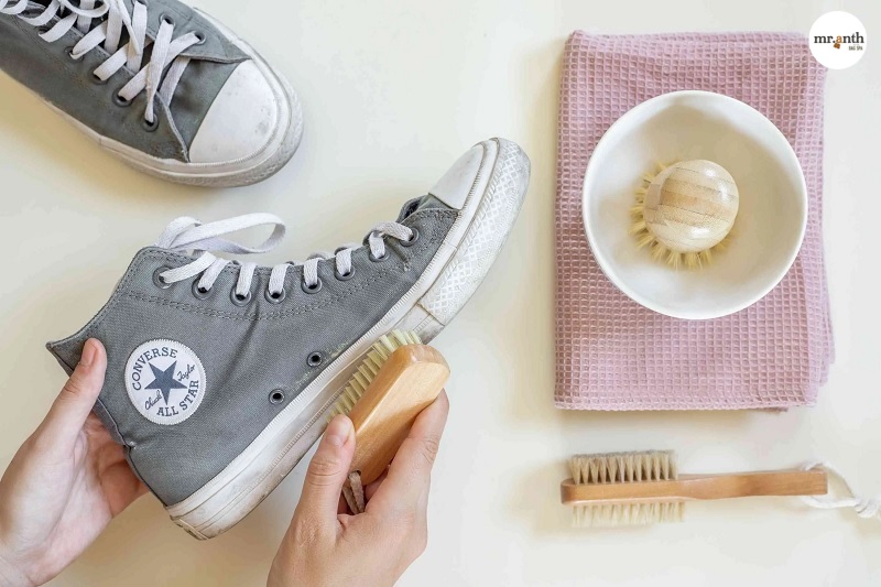Vệ sinh giày Sneaker chất liệu Canvas