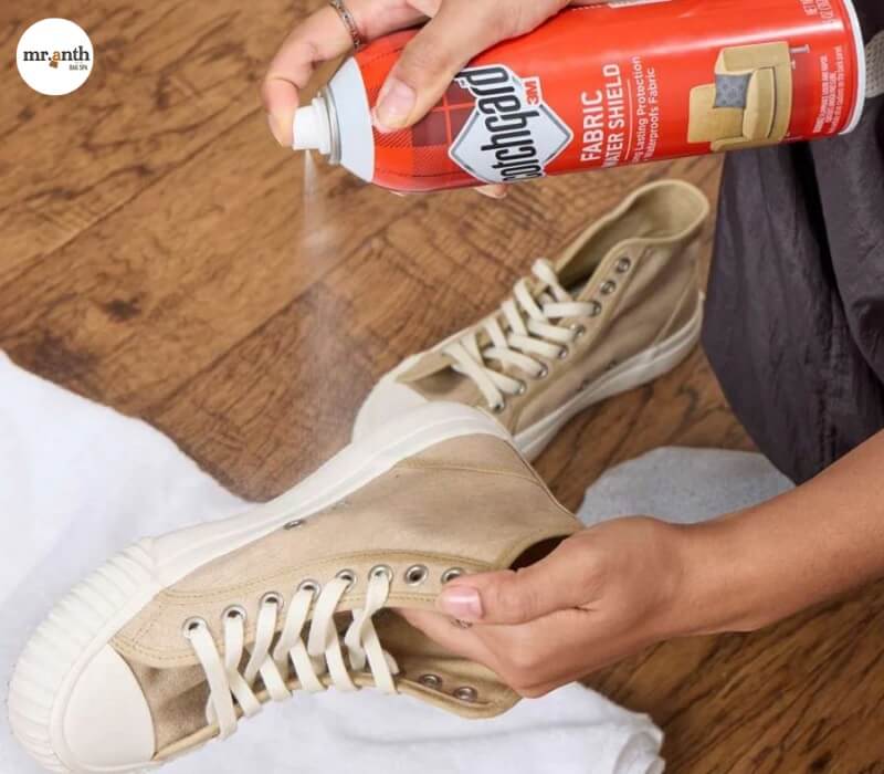 Sử dụng bình xịt chống trượt
