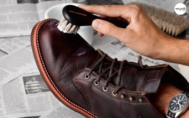 Cách sửa giày da bị rách theo từng trường hợp