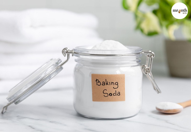 Khắc phục dây đeo túi xách bị xỉn màu bột Baking Soda