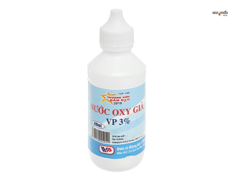 Làm sạch dây túi xách bằng nước Oxy già