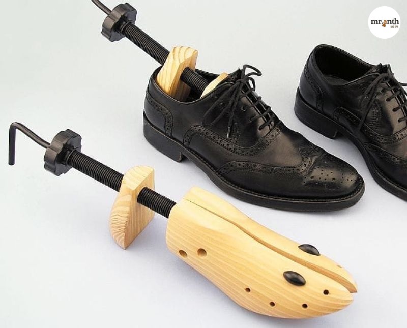 Cách khắc phục giày chật bằng sử dụng Shoes tree