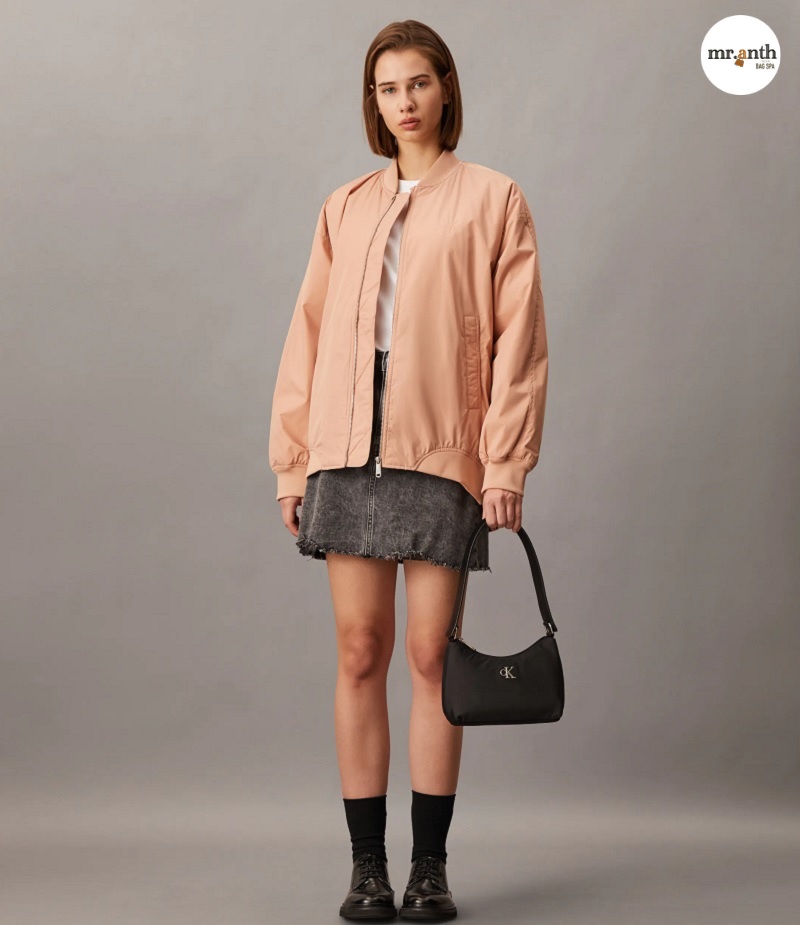 Thương hiệu túi xách Calvin Klein nổi tiếng của Mỹ
