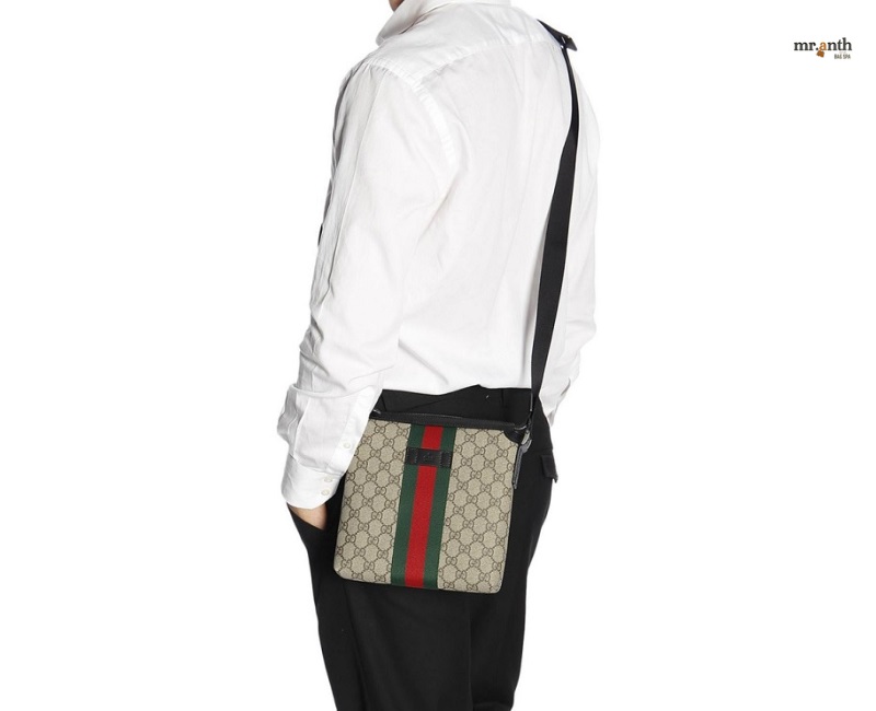 Mẫu Gucci GG Supreme Messenger