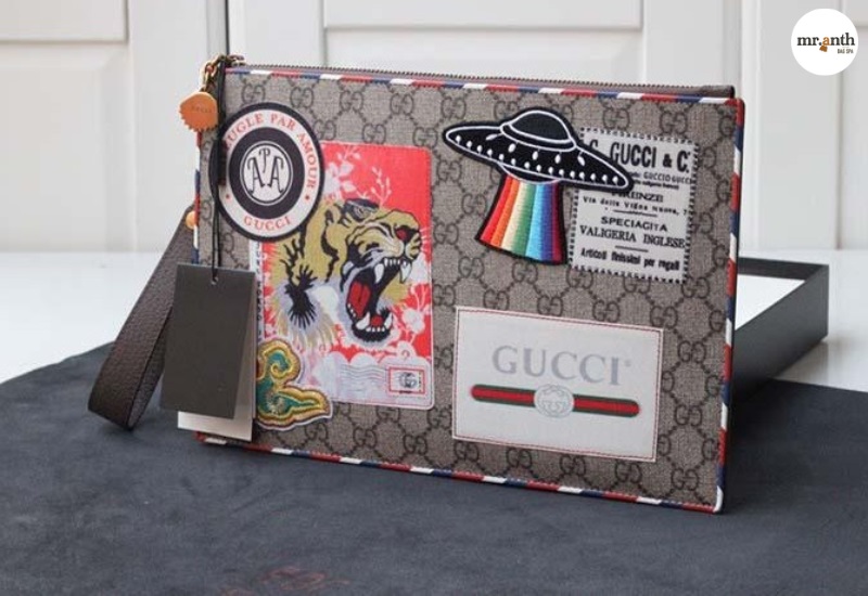 Mẫu Gucci Tiger UFO Supreme Pouch