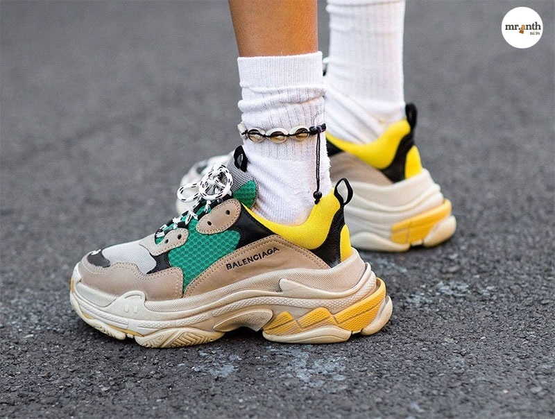 Vì sao cần đo size giày Balenciaga?