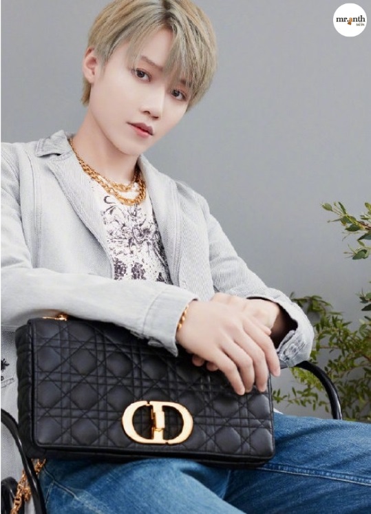 Đeo dây túi Dior như Xin Liu The9