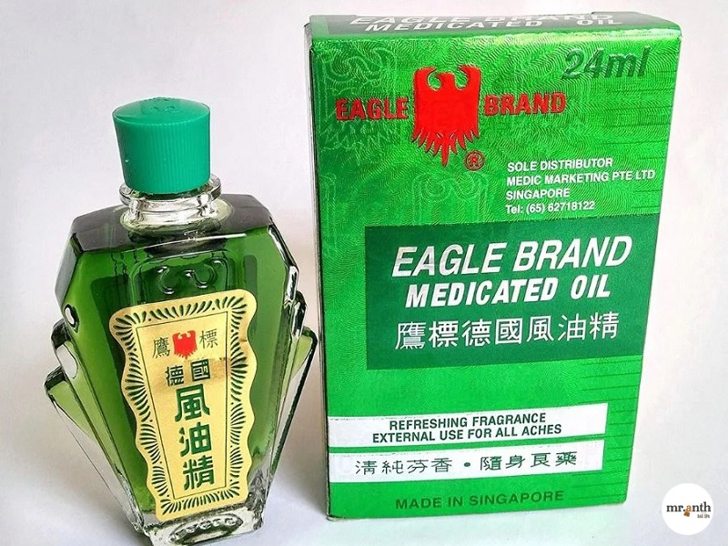 Loại bỏ vết sơn trên giày bằng dầu gió