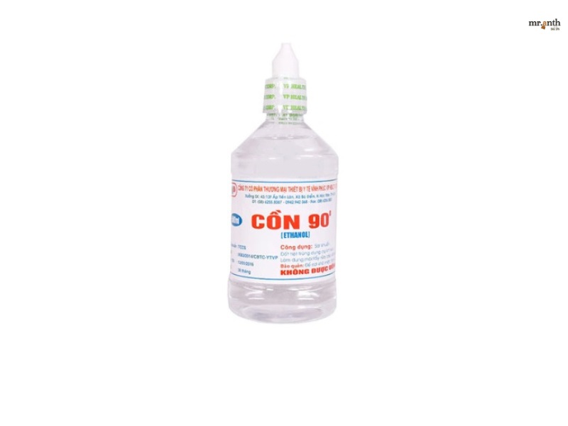Sử dụng cồn tẩy vết sơn trên giày