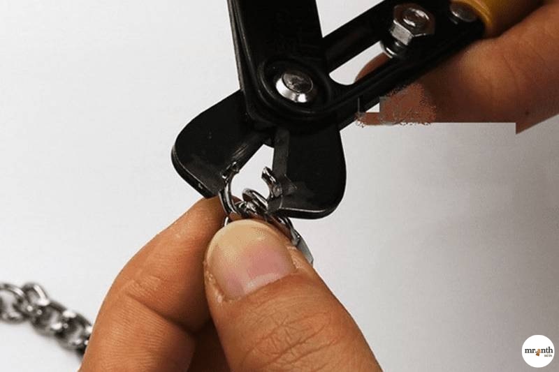 Cách thu ngắn dây đeo túi xách nhanh chóng đơn giản