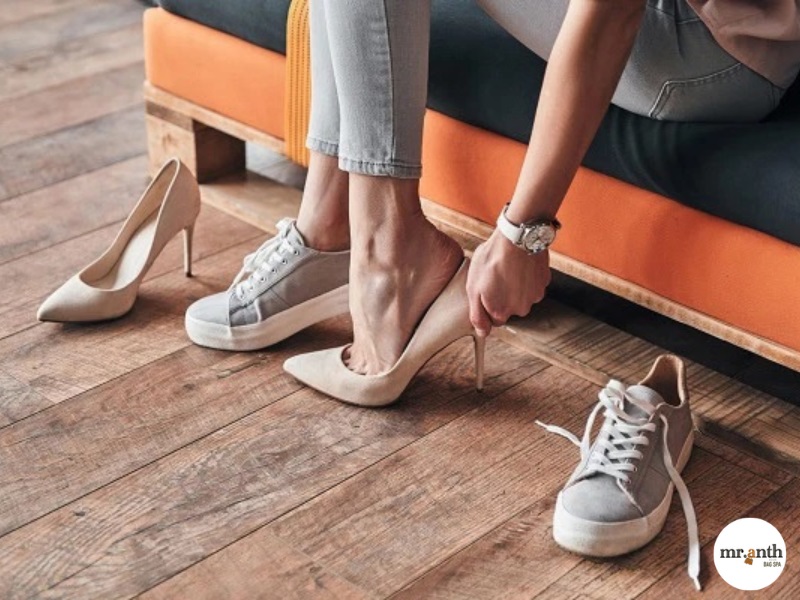 Mẹo chọn giày cho bàn chân 21cm