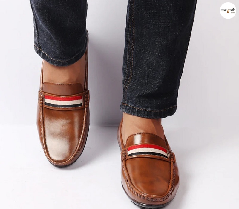 Kiểu giày Moccasin không cần mang tất