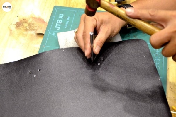 Đục lỗ trên da - quy trình sản xuất túi da
