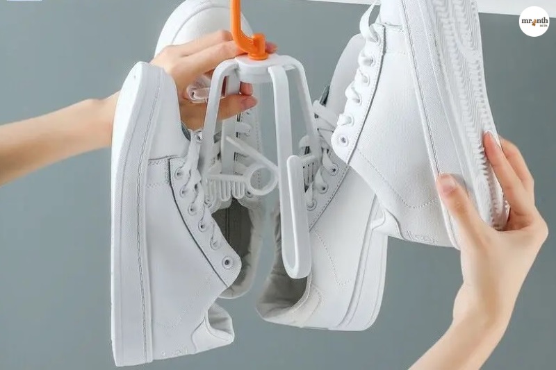 Cách giặt giày bằng nước rửa chén 