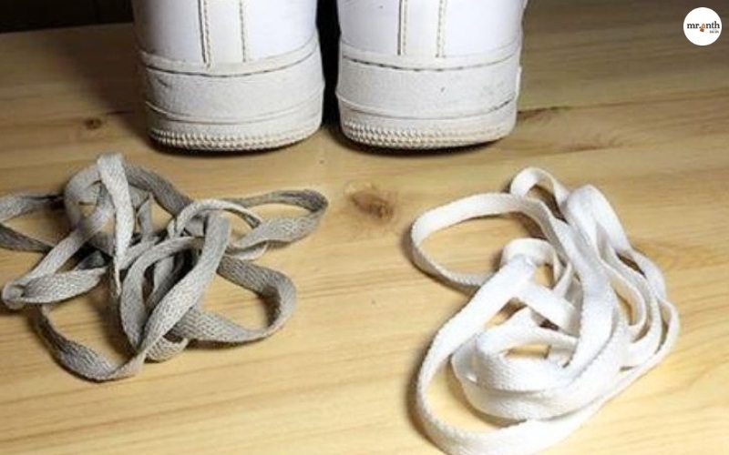 Vệ sinh dây giày nike