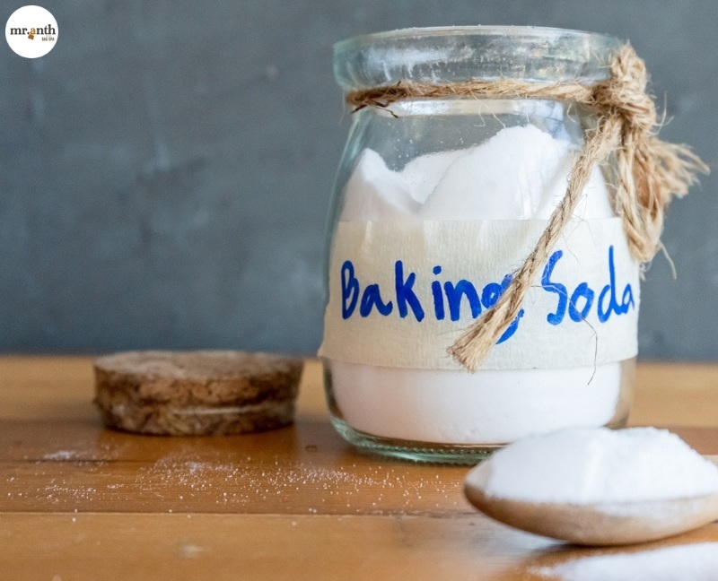 Sử dụng baking soda vệ sinh túi da bò