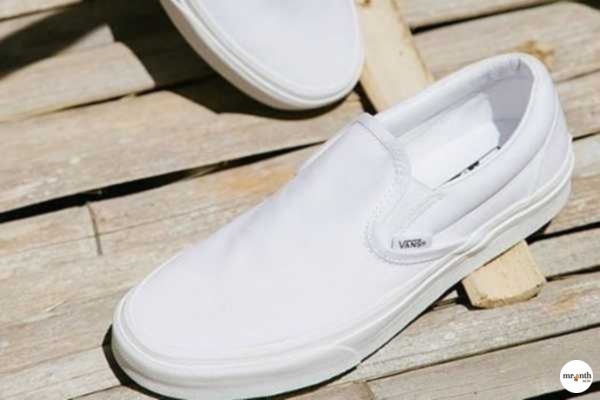 Cách phơi giày lười sau khi vệ sinh