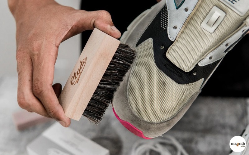 Mranth - Địa chỉ cung cấp dịch vụ vệ sinh giày New Balance uy tín chất lượng